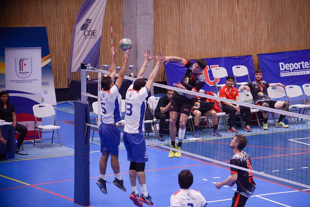 Deporte-universitario-Ven-de-reojo-a-Punta-Arenas-mientras-compiten-en-Fenaude