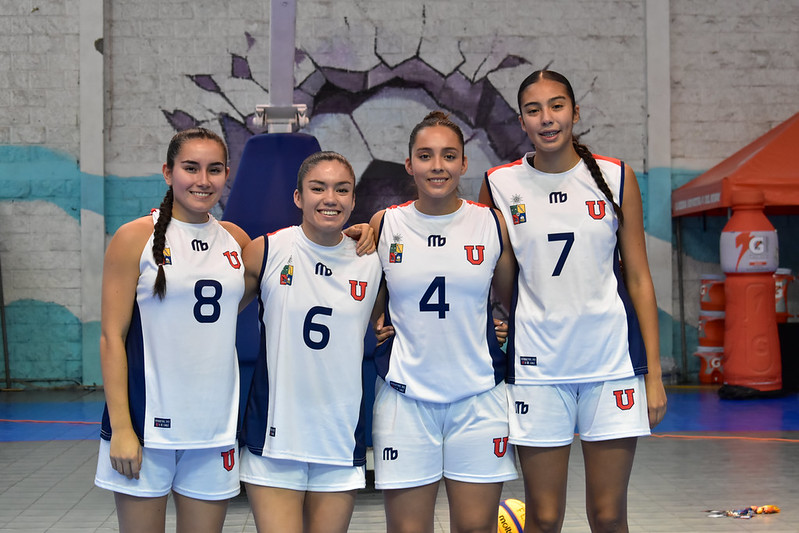 La representación femenina de la Universidad de Chile